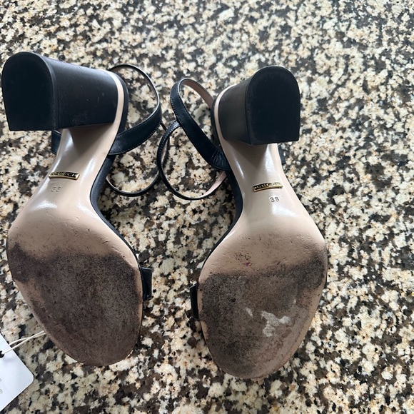 Authentic Gucci shoes - Picture 4 of 5